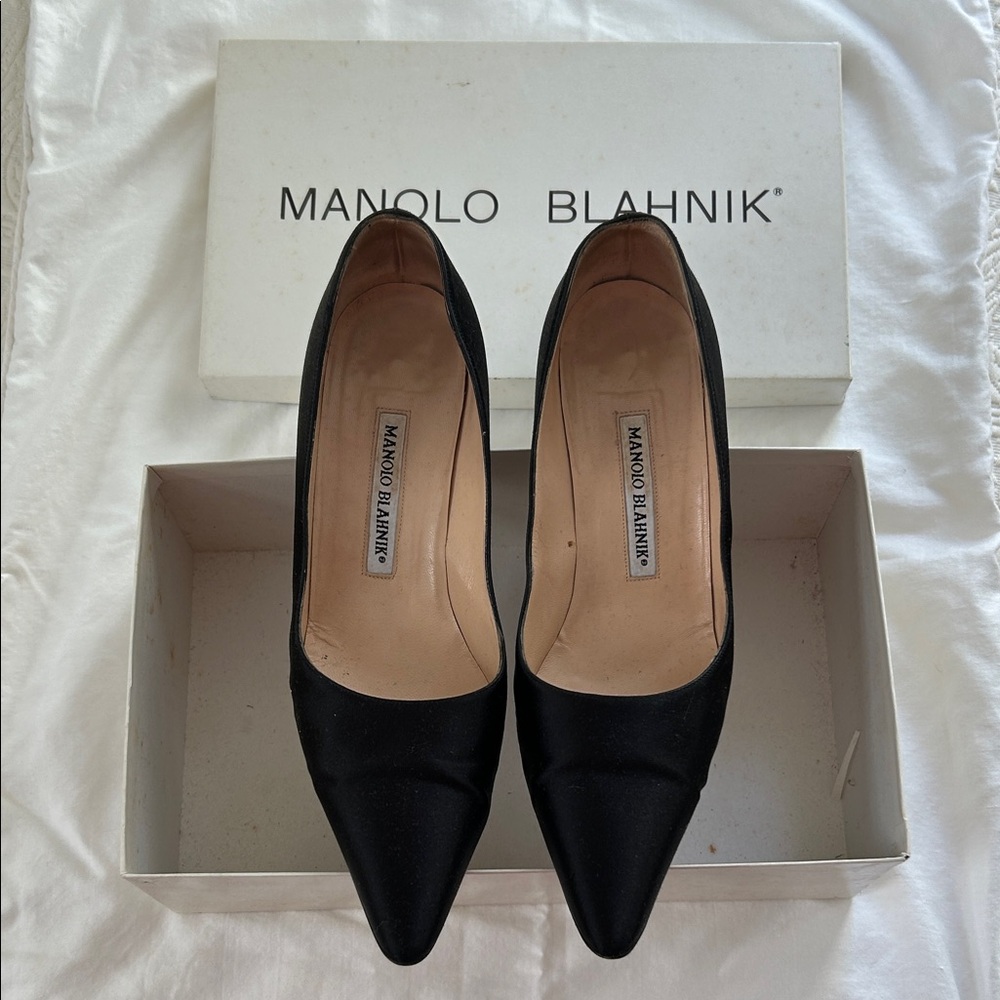 Manolo Blahnik Black Pointed Satin Pumps